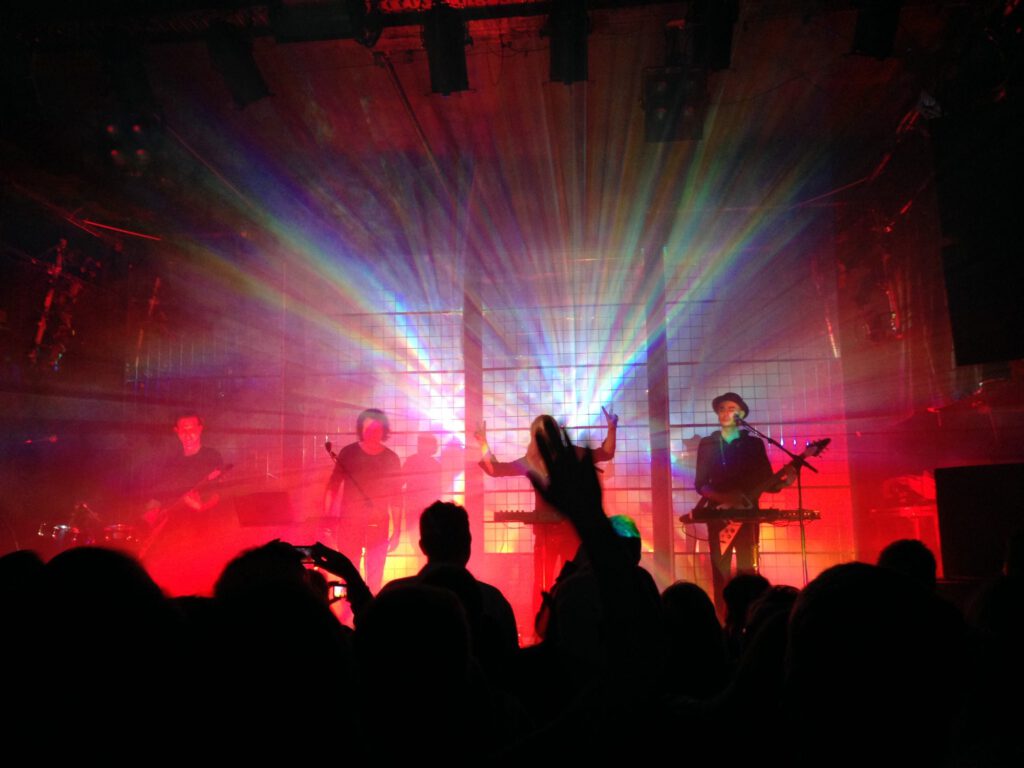 Licht & Magie – Marco Barotti und 2raumwohnung