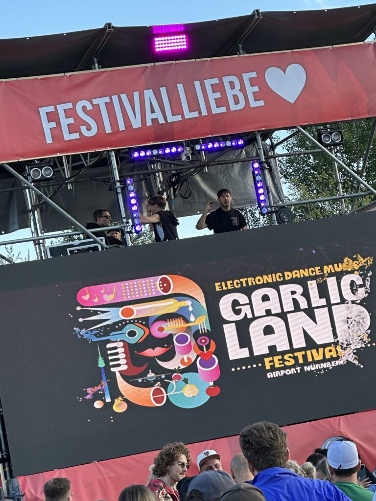 Garlic Land – Festivalliebe am Flughafen